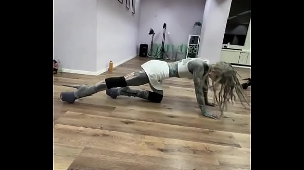 Who else loves to dance ? Comment with: Me - if you do and comment withnop - if you dont like to dance