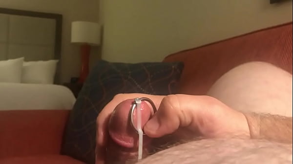 Éjacule À Travers Mon Plug