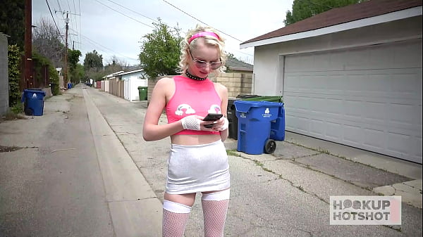 Mia Bangg Loves Sucking Cock And Getting Fucked