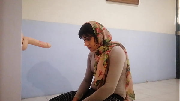 Sissy Deepthroat With Dildo Extended Session Pa...