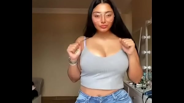 Hermosa morenita marcando panochita