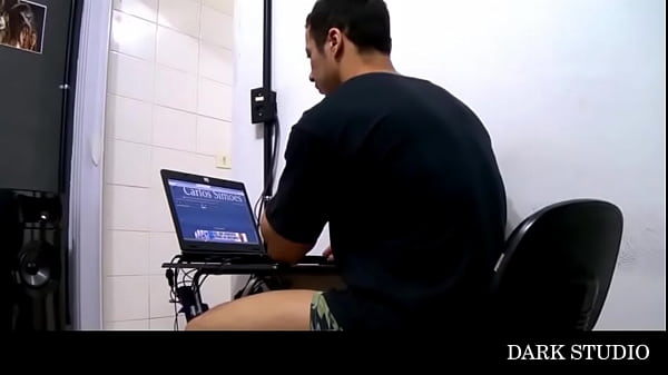 CARNAVAL - UMA PREFER&Ecirc;NCIA NACIONAL SAMBA SUOR E SEXO COM AS GOSTOSAS REBOLANDO E SENTANDO GOSTOSO!