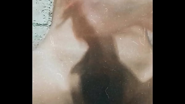 Download Video - Lindo femboy se toca en el ba&ntilde;o