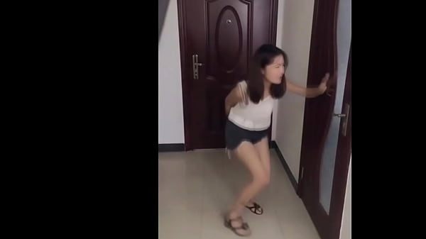Realdroplet - Meninas chinesas muito desesperadas para fazer xixi