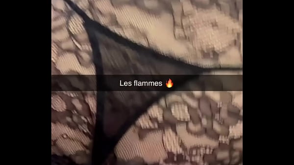 Elle m’a chauffé pendant que je bossais... j’ai pas résisté Fist