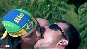 Roxy Panther & James Brossman - Outdoor Blowjob & Cumshot on Lawn
