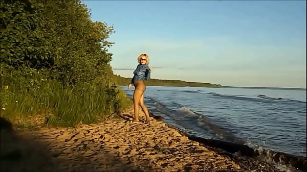 No skirt-no panties