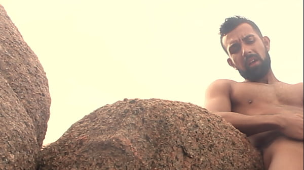 Download Video - Masturbate on the beach