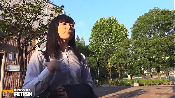 Japanese secretary blows her boss before getting bush satisfied