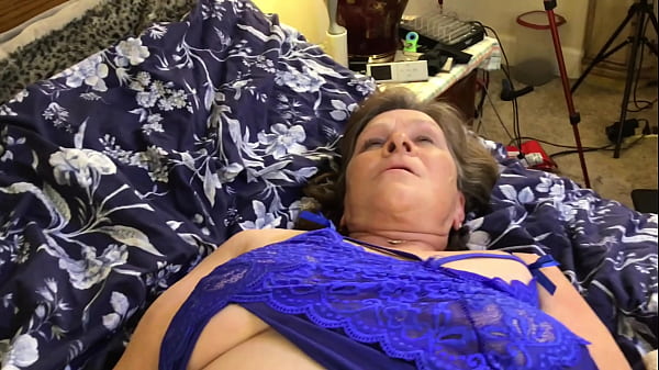 Le follo el culo grande a mi madrastra hasta llenarle sus grandes nalgas y pussy de mi espeso creampie - Historia completa