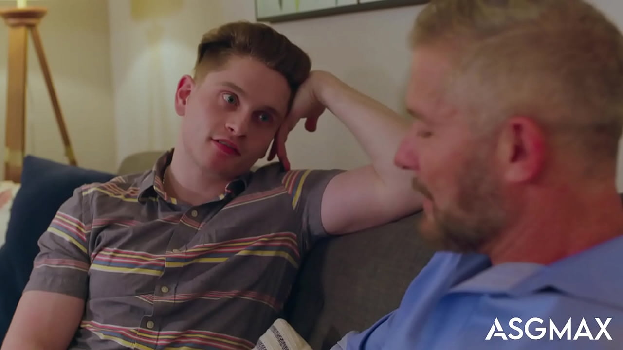 DISRUPTIVEFILMS "¿Soy demasiado viejo para ti?"
                    deepthroat ass eating erotic gay bareback jock romantic passionate old young gay sex flip fuck silver daddy jay tee true male greg dixxon muchos negros