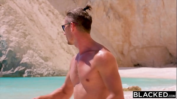 BLACKED Gorgeous Angelika seduces stranger on the beach