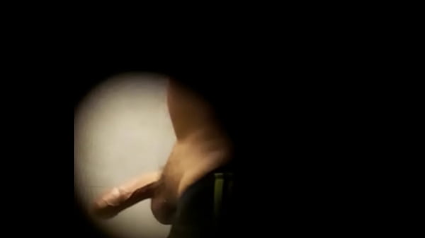 Download Video - Spycam Punheta hetero m&period; parte 3