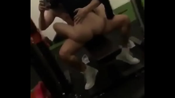 Entraînement De Gym Avec Ma Nouvelle Fille Adulte
