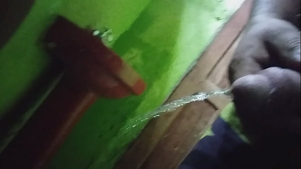 Mijando gostoso depois fuder