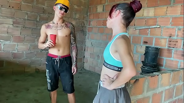 Download Video - ME FOLLO AL TRABAJADOR CUANDO MI ESPOSO CORNUDO NO ESTA&period;
