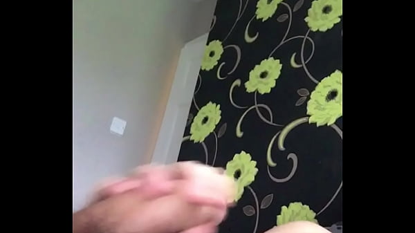 Download Video - Amateur teen jerking off&period; with a big cumshot