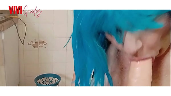 Tomou esse jato de porra quentinha que lhe deixou toda meladinha e satisfeita.