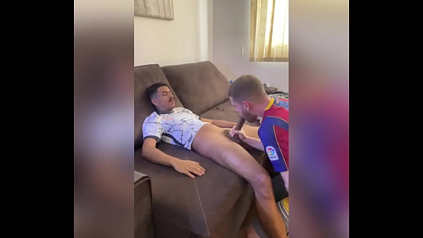 Download Video - pauzudo negro pegando o branquinho passivo rabudo