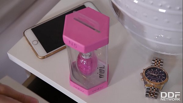 Download Video - Dirty texting leads to unforgettable Tinder fuck date with Valentina Ricci