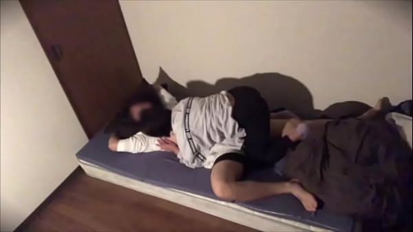 A big ◯ raw girlfriend I met at the tennis club of the circle. I was the captain and she told me to go out with her. In the third month of dating, I was able to inject sperm into her pussy at my house.