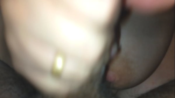 Download Video - Casada bate punheta para marido