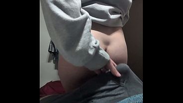 cute white girl bounces ass on me