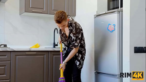 RIM4K. Stud has to postpone cleaning because of sex with two roomies