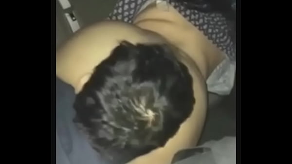 Desi Girl Se Fait Lécher Le Cul En Voiture