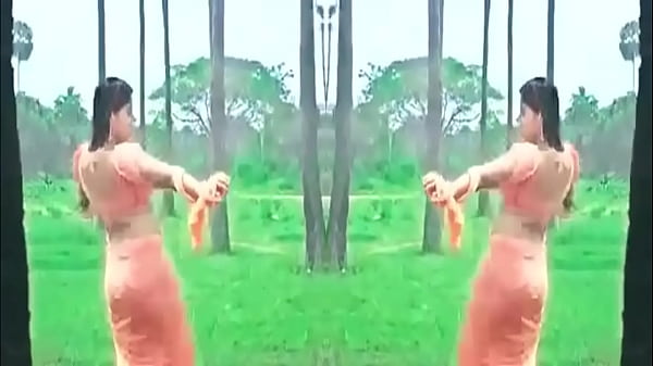 Kerala Girl Meghana Raj - Hot Ass Shake and Navel Show in Wet Saree