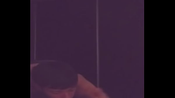 Pruebo la verga de mi vecino guapo y atletico p...