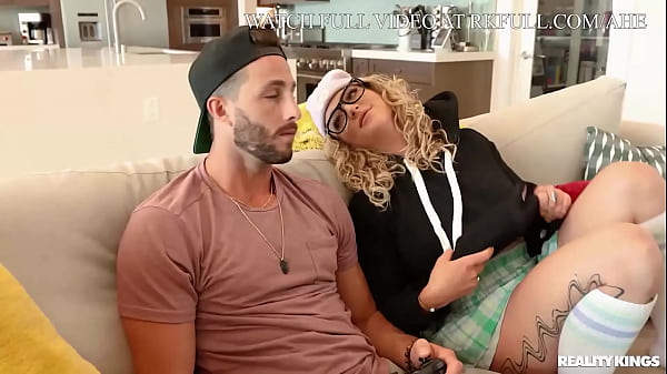 Gamer Girl Suprise / Reality Kings  / download full from rkfull.com/ahe