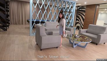 A Wealthy And Pretty Hong Kong Woman Lodges Me In Her Giant Motel And Even Offers Me To Pound Her !!!