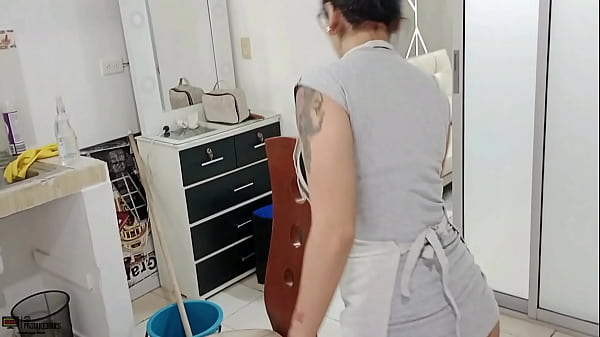 Fucking the beautiful employee in the kitchen and I leave her pussy dripping milk