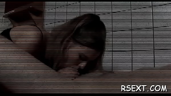 Sexy dark hooker sucks a white big pole and gets licked hard