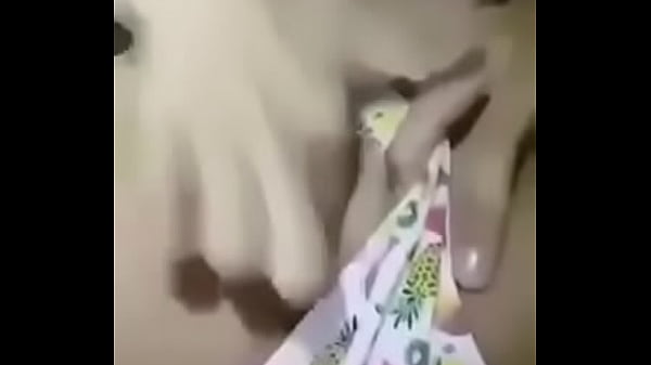 Download Video - Kenia &Aacute;lvarez me lo env&iacute;a mi amiga S &comma; me dice que est&aacute; aburrida en casa por la cuarentena