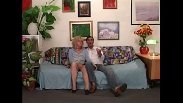 my girlfriend is a horny milf and i love to fuck her in front of the camera