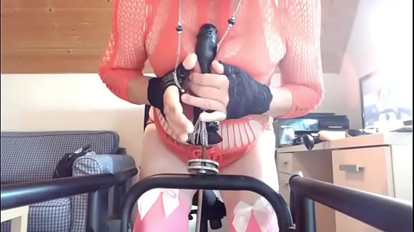 Devant La Caméra, Balade Sur Une Bite En Caoutchouc Elfi De Heidelberg