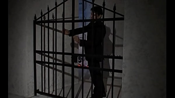 MR & MRS JONES scn05