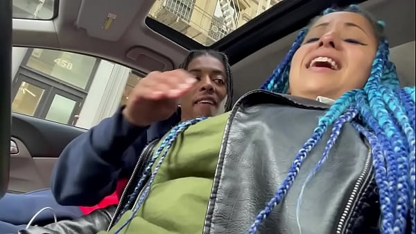Download Video - Squirting in NYC traffic &excl;&excl; Zaddy2x