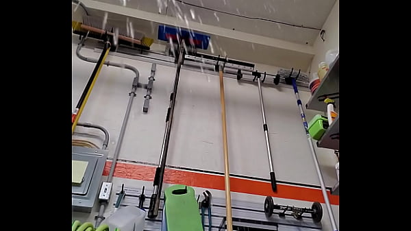 Download Video - Pee fountain