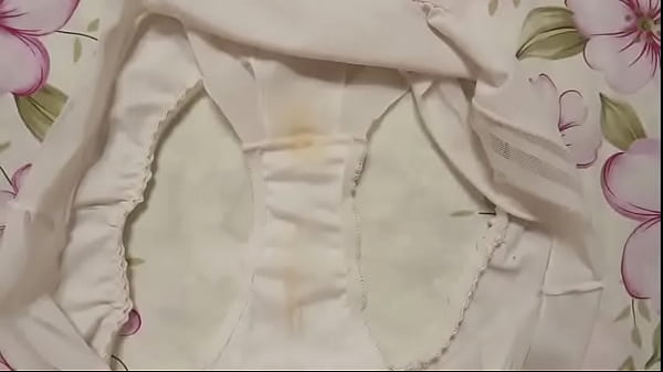 My panties are always dirty and smell at the end of the day