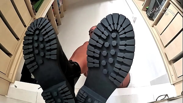 Giantess - crushing toy cars