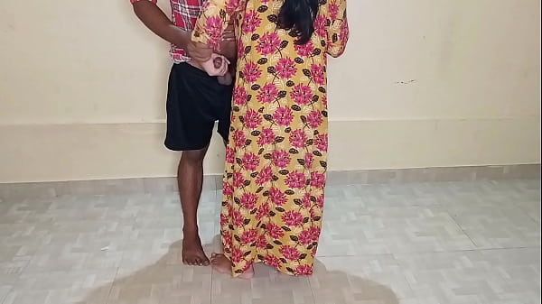 aunty who is wiping the room was sucked up and fucked! Desi XXX Sex in clear Hindi voice