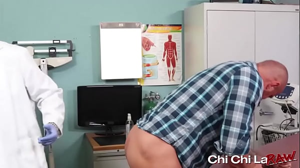 Download Video - Hunk Michael Roman seduced by deviant gay doctor Kyle Hart