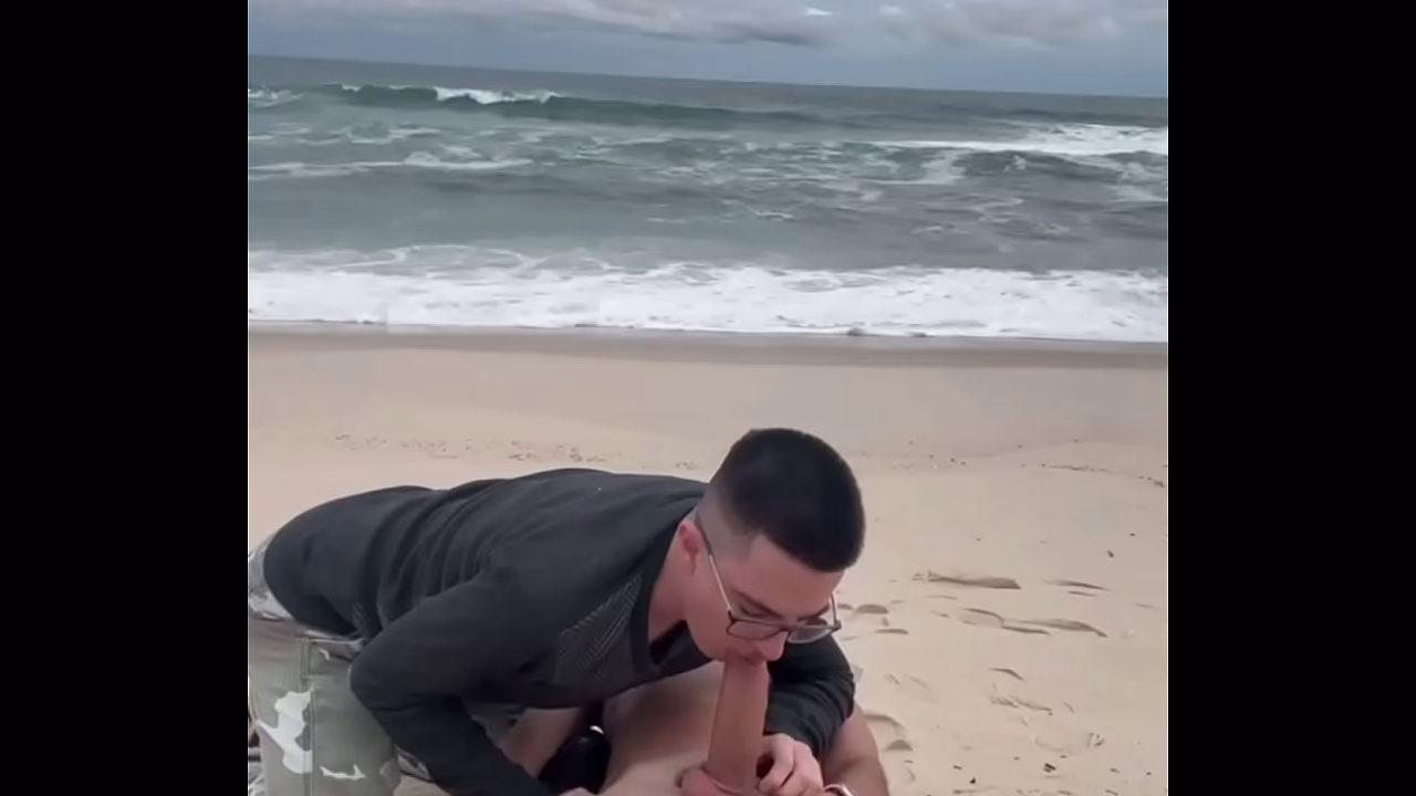 NERD PAZUDO SENTANDO NO DOTADO MALOCA