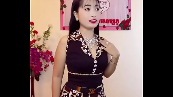 Beautiful Tran Woman dancing