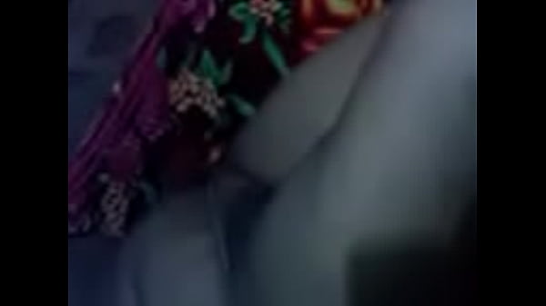 thumb indian housewif e
