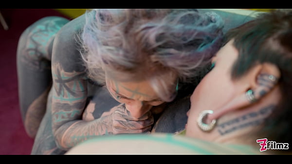 Alternative TEENS fuck with TATTOED guy