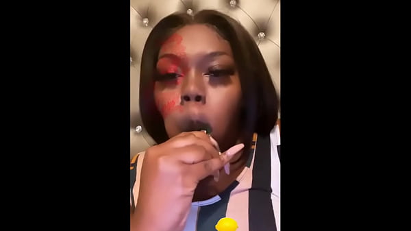 AMAZING BBW EBONY sucking DILDO